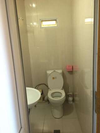 Отель White Rose Батуми Двухместный номер эконом-класса с 1 кроватью-4