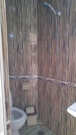 Отель White Rose Батуми Двухместный номер с 1 кроватью и балконом-1