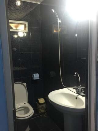 Отель White Rose Батуми Двухместный номер с 1 кроватью и балконом-4