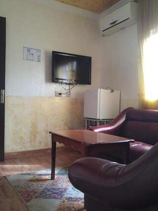 Отель White Rose Батуми Двухместный номер с 1 кроватью и балконом-2