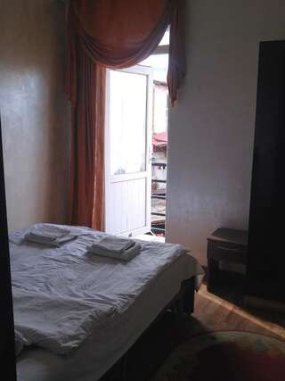 Отель White Rose Батуми Двухместный номер с 1 кроватью и балконом-3